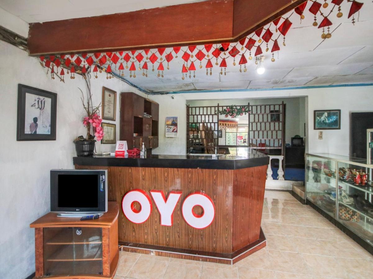Oyo2322迪恩卡罗纳酒店 不拉士打宜 外观 照片